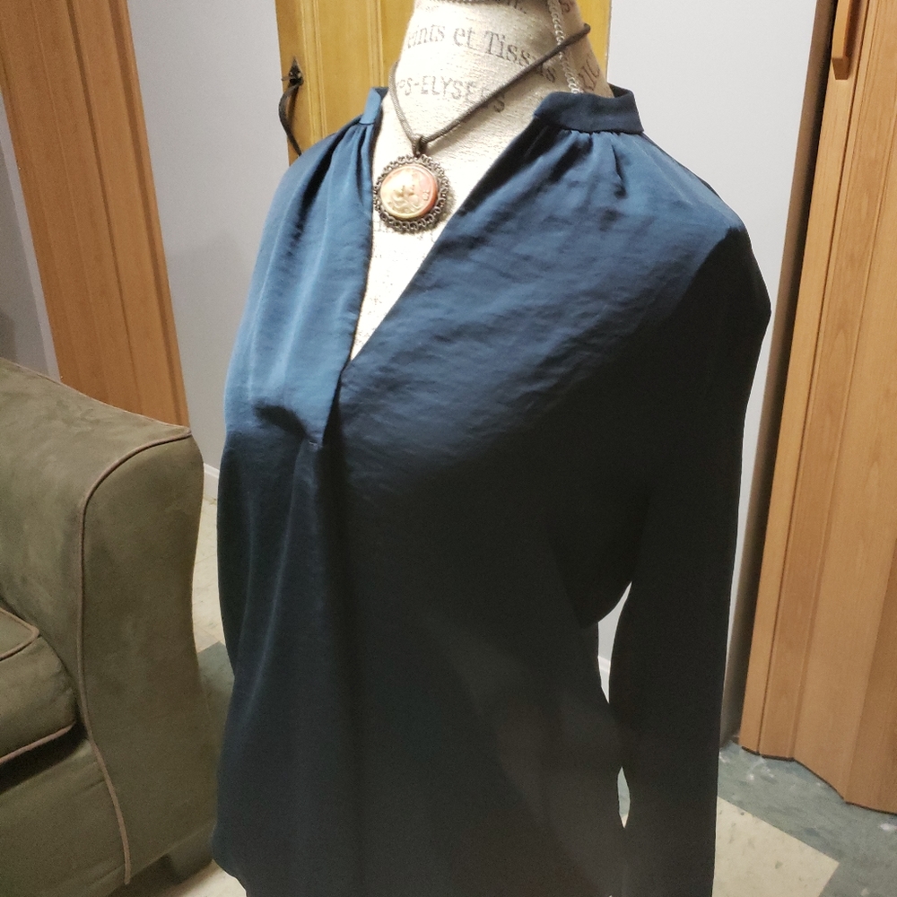 Beautiful silky teal color Loft top
